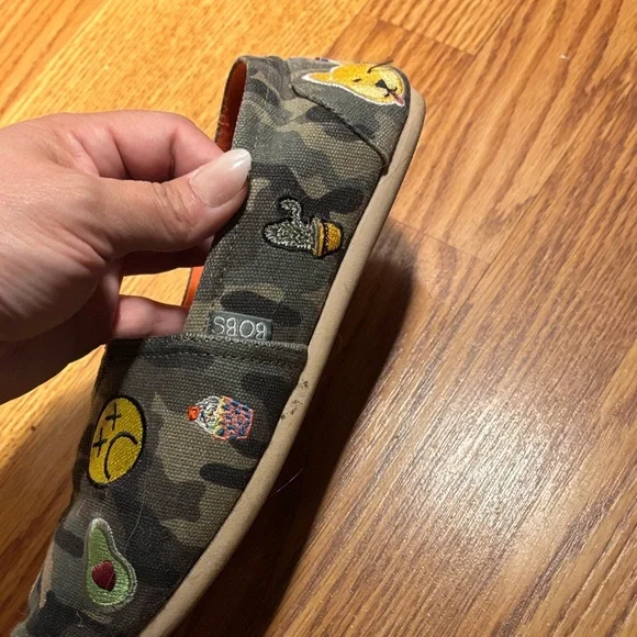 Bob’s Fun Camouflage Slip-On Women’s Shoes with Patches - Picture 6 of 8